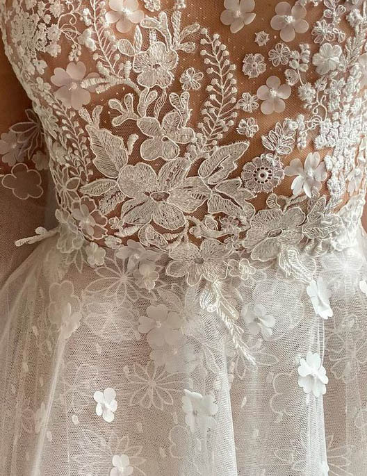 Robe de mariée Sylvie Facon, empiècements de dentelles zoom